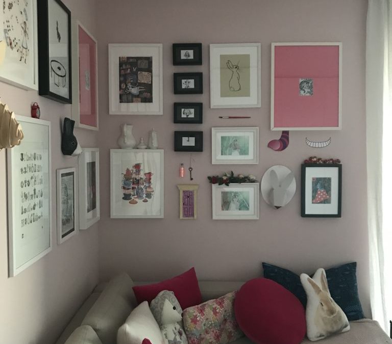 Alice in Wonderland PJ Lounge