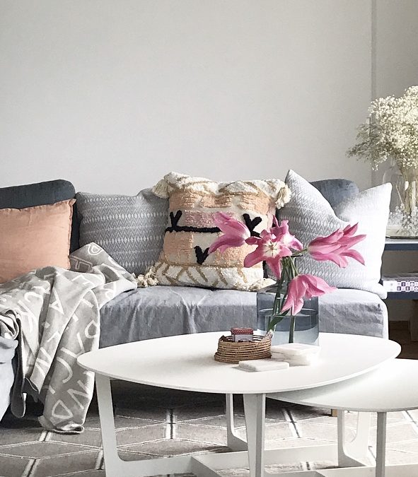 Spring Lounge